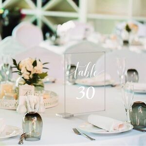 30 Piece Acrylic Table Numbers w Stands